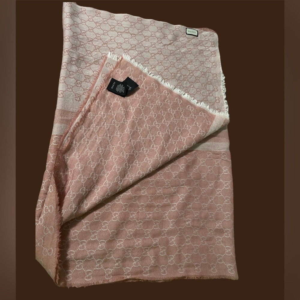 Authentic Gucci Women Pink Gg Logo Guccissima Shawl Wool